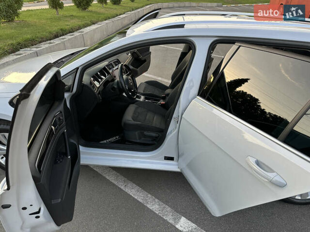 Белый Фольксваген Гольф, объемом двигателя 1.97 л и пробегом 182 тыс. км за 16150 $, фото 27 на Automoto.ua