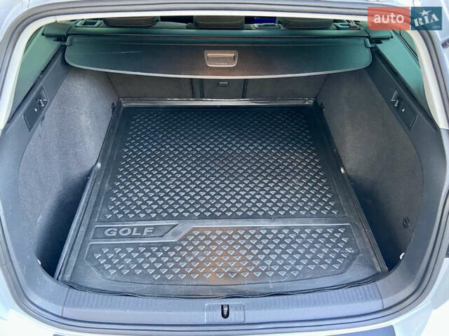 Белый Фольксваген Гольф, объемом двигателя 1.6 л и пробегом 233 тыс. км за 13599 $, фото 98 на Automoto.ua
