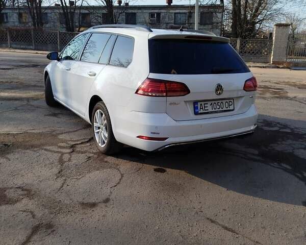 Білий Фольксваген Гольф, об'ємом двигуна 1.6 л та пробігом 248 тис. км за 11999 $, фото 4 на Automoto.ua