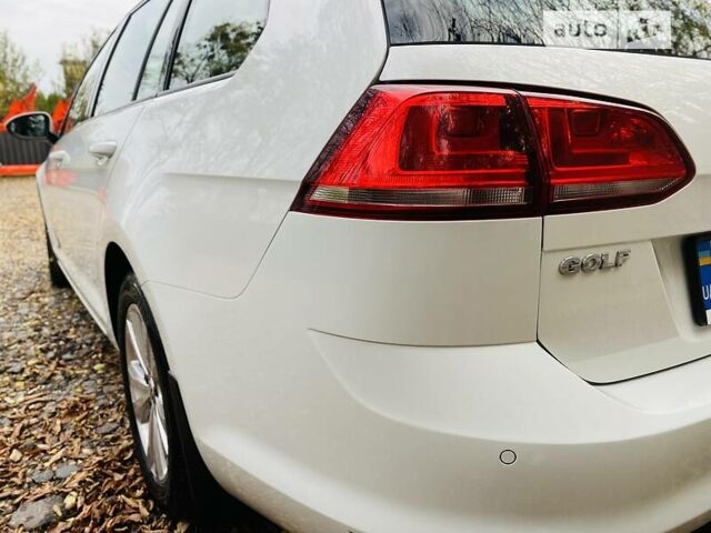 Белый Фольксваген Гольф, объемом двигателя 1.6 л и пробегом 205 тыс. км за 13900 $, фото 5 на Automoto.ua