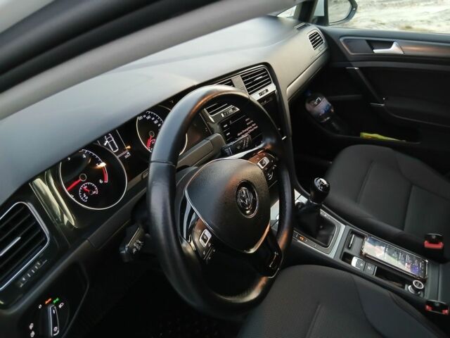 Белый Фольксваген Гольф, объемом двигателя 1.6 л и пробегом 189 тыс. км за 12900 $, фото 15 на Automoto.ua