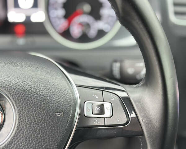 Фольксваген Гольф 2017 в Черновцах на Automoto.ua Белый Фольксваген Гольф, объемом двигателя 1.6 л и пробегом 275 тыс. км за 10900 $, фото 20 на Automoto.ua