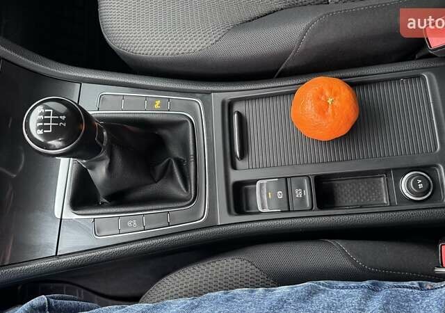 Білий Фольксваген Гольф, об'ємом двигуна 1.6 л та пробігом 281 тис. км за 11600 $, фото 26 на Automoto.ua