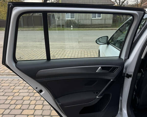 Білий Фольксваген Гольф, об'ємом двигуна 2 л та пробігом 192 тис. км за 14999 $, фото 23 на Automoto.ua