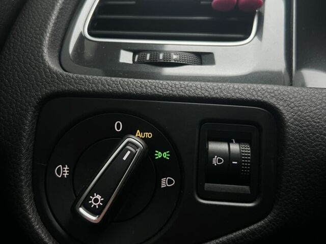 Білий Фольксваген Гольф, об'ємом двигуна 1.6 л та пробігом 301 тис. км за 12900 $, фото 8 на Automoto.ua