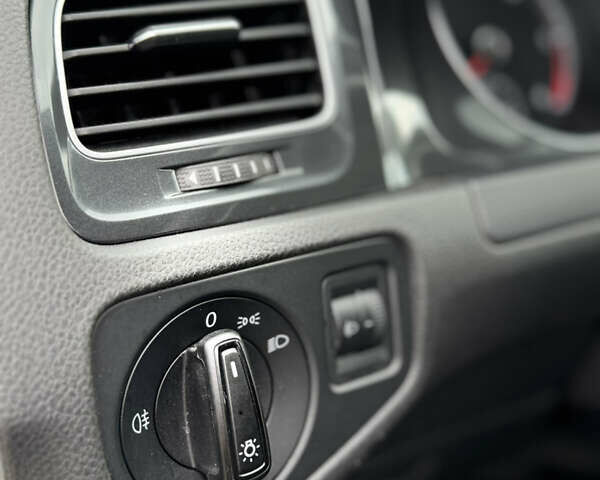 Белый Фольксваген Гольф, объемом двигателя 1.6 л и пробегом 206 тыс. км за 12999 $, фото 51 на Automoto.ua