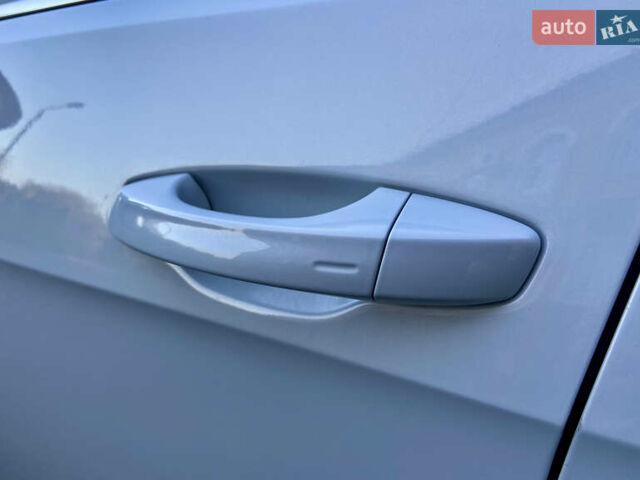 Белый Фольксваген Гольф, объемом двигателя 1.6 л и пробегом 233 тыс. км за 13599 $, фото 35 на Automoto.ua