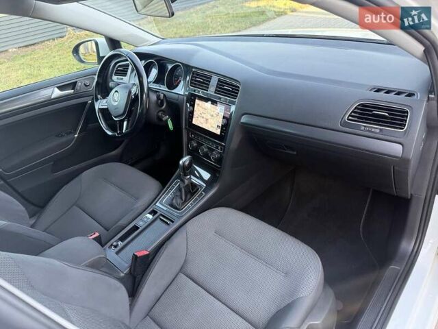 Белый Фольксваген Гольф, объемом двигателя 1.6 л и пробегом 182 тыс. км за 13950 $, фото 22 на Automoto.ua