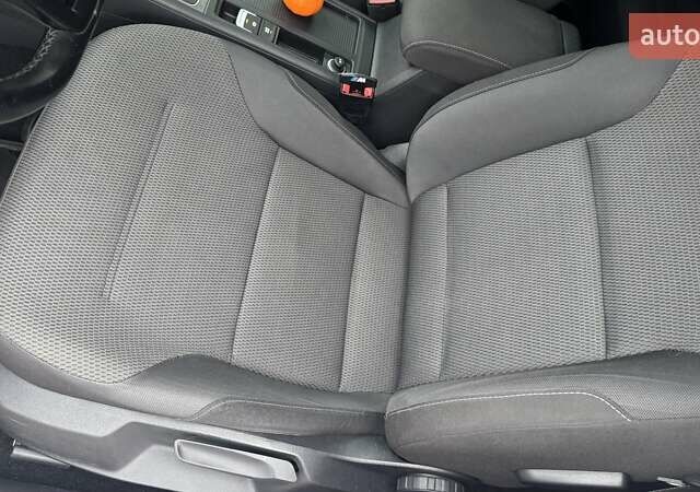 Білий Фольксваген Гольф, об'ємом двигуна 1.6 л та пробігом 281 тис. км за 11600 $, фото 18 на Automoto.ua