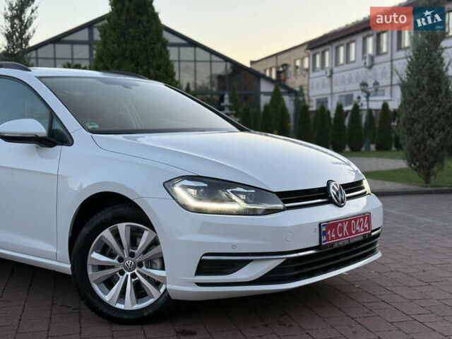 Белый Фольксваген Гольф, объемом двигателя 1.6 л и пробегом 240 тыс. км за 13200 $, фото 11 на Automoto.ua