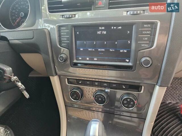 Белый Фольксваген Гольф, объемом двигателя 1.8 л и пробегом 41 тыс. км за 16250 $, фото 16 на Automoto.ua