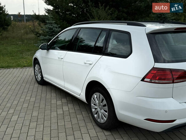 Белый Фольксваген Гольф, объемом двигателя 1.6 л и пробегом 206 тыс. км за 12999 $, фото 12 на Automoto.ua