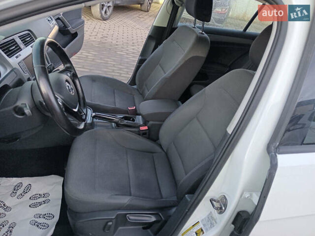 Білий Фольксваген Гольф, об'ємом двигуна 1.8 л та пробігом 183 тис. км за 9750 $, фото 24 на Automoto.ua