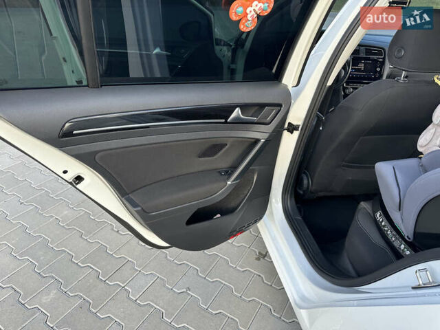 Білий Фольксваген Гольф, об'ємом двигуна 2 л та пробігом 199 тис. км за 17200 $, фото 19 на Automoto.ua