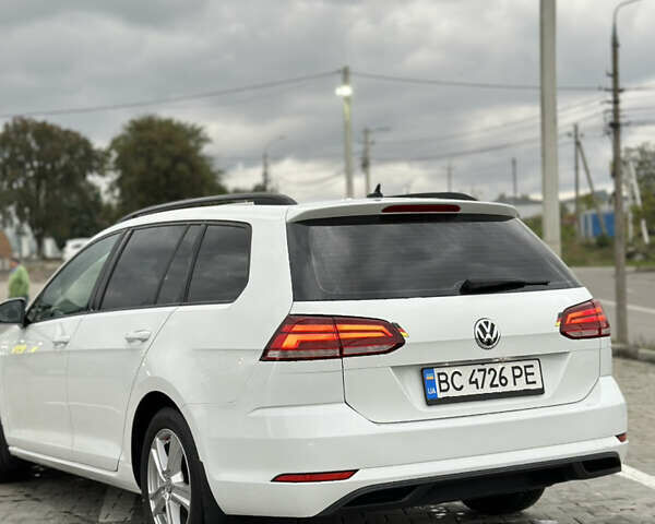 Фольксваген Гольф 2017 в Черновцах на Automoto.ua Белый Фольксваген Гольф, объемом двигателя 1.6 л и пробегом 275 тыс. км за 10900 $, фото 7 на Automoto.ua