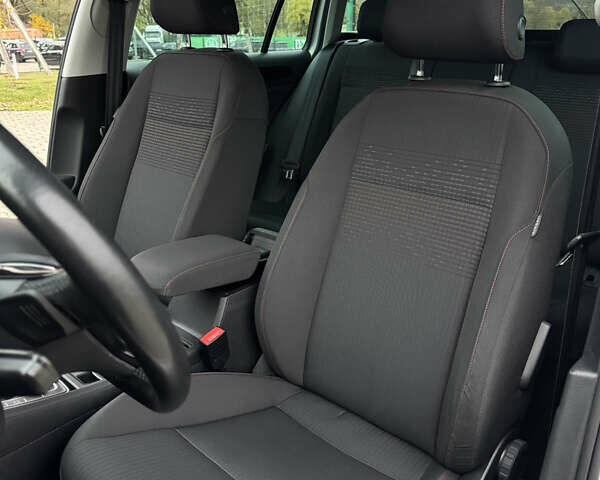 Белый Фольксваген Гольф, объемом двигателя 1.6 л и пробегом 236 тыс. км за 13200 $, фото 17 на Automoto.ua