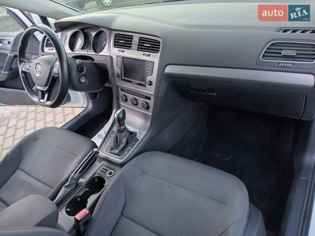 Білий Фольксваген Гольф, об'ємом двигуна 1.8 л та пробігом 183 тис. км за 9750 $, фото 22 на Automoto.ua