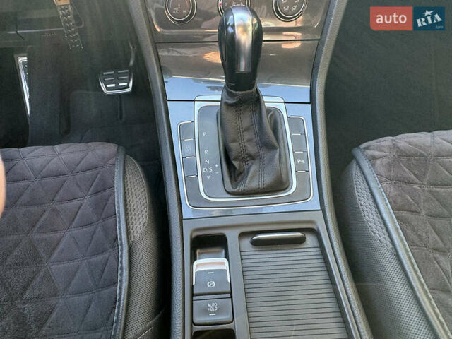 Белый Фольксваген Гольф, объемом двигателя 2 л и пробегом 206 тыс. км за 13800 $, фото 15 на Automoto.ua