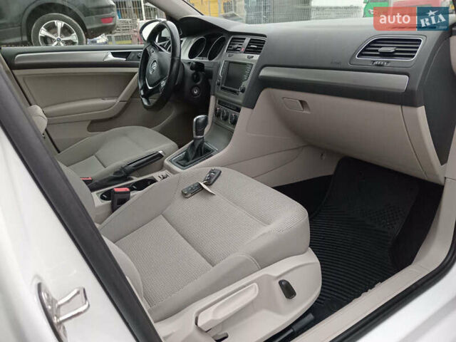 Белый Фольксваген Гольф, объемом двигателя 1.8 л и пробегом 167 тыс. км за 9750 $, фото 12 на Automoto.ua