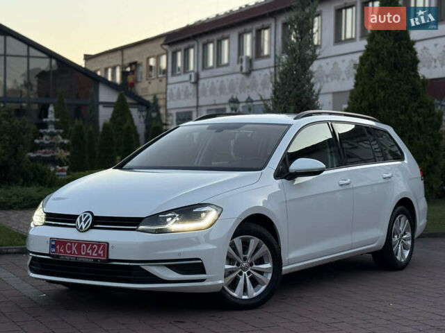 Белый Фольксваген Гольф, объемом двигателя 1.6 л и пробегом 240 тыс. км за 13200 $, фото 22 на Automoto.ua