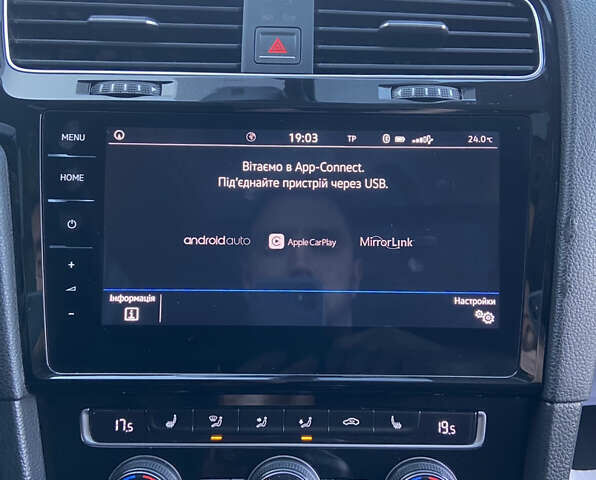 Белый Фольксваген Гольф, объемом двигателя 1.6 л и пробегом 233 тыс. км за 13599 $, фото 69 на Automoto.ua