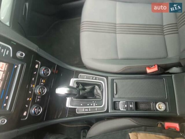 Білий Фольксваген Гольф, об'ємом двигуна 1.6 л та пробігом 217 тис. км за 13300 $, фото 15 на Automoto.ua