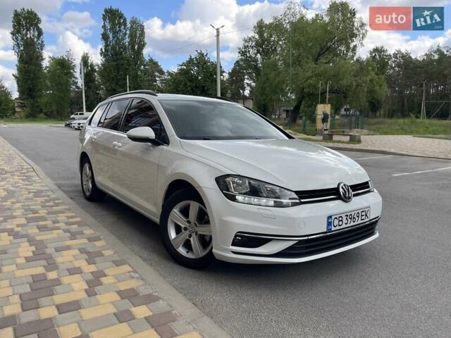 Белый Фольксваген Гольф, объемом двигателя 1.6 л и пробегом 232 тыс. км за 12500 $, фото 1 на Automoto.ua