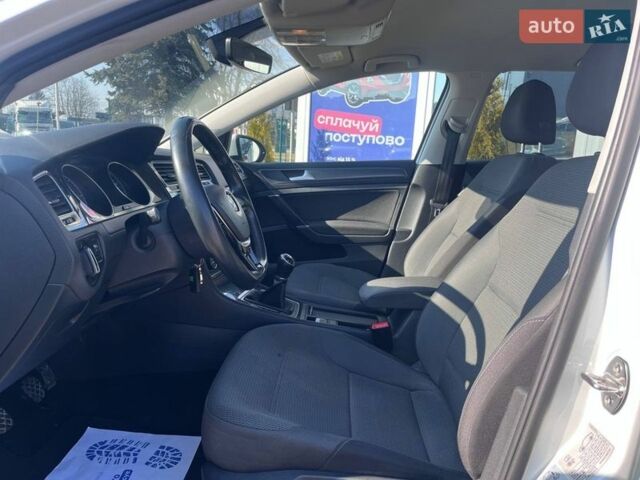 Белый Фольксваген Гольф, объемом двигателя 1.6 л и пробегом 250 тыс. км за 13000 $, фото 8 на Automoto.ua