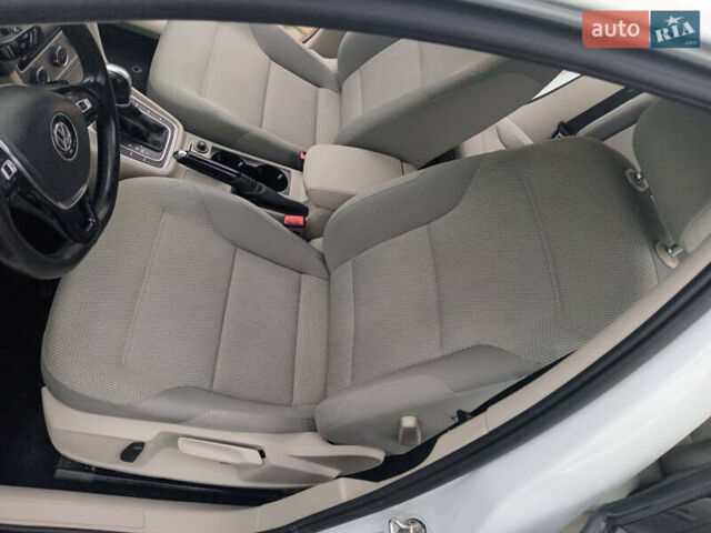 Белый Фольксваген Гольф, объемом двигателя 1.8 л и пробегом 167 тыс. км за 9750 $, фото 22 на Automoto.ua