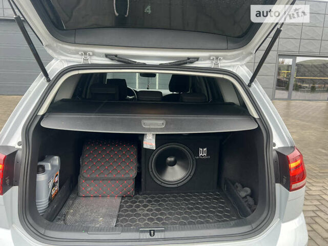 Белый Фольксваген Гольф, объемом двигателя 1.6 л и пробегом 301 тыс. км за 12900 $, фото 11 на Automoto.ua