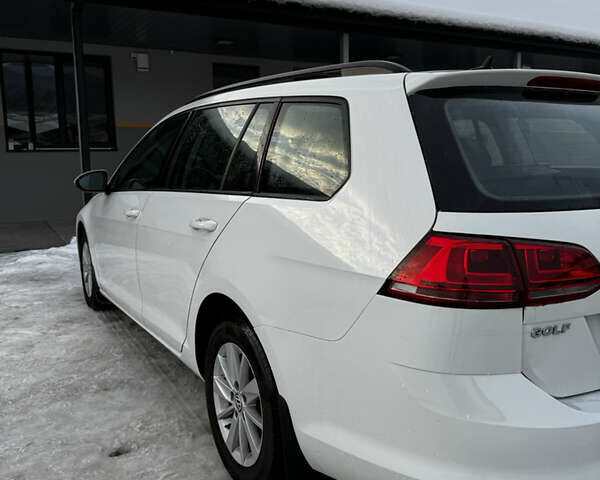 Белый Фольксваген Гольф, объемом двигателя 1.8 л и пробегом 183 тыс. км за 9500 $, фото 4 на Automoto.ua