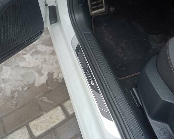 Білий Фольксваген Гольф, об'ємом двигуна 1.6 л та пробігом 217 тис. км за 13300 $, фото 19 на Automoto.ua