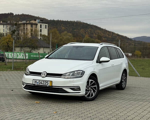 Белый Фольксваген Гольф, объемом двигателя 1.6 л и пробегом 236 тыс. км за 13200 $, фото 34 на Automoto.ua