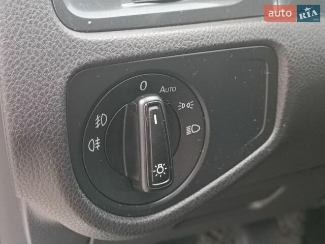 Білий Фольксваген Гольф, об'ємом двигуна 1.6 л та пробігом 264 тис. км за 12490 $, фото 11 на Automoto.ua