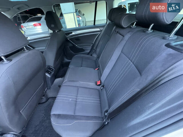 Белый Фольксваген Гольф, объемом двигателя 1.97 л и пробегом 352 тыс. км за 14999 $, фото 23 на Automoto.ua