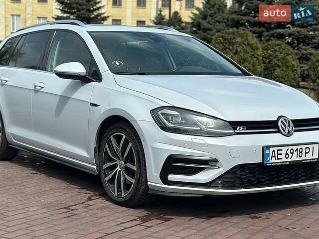 Белый Фольксваген Гольф, объемом двигателя 1.97 л и пробегом 256 тыс. км за 15999 $, фото 6 на Automoto.ua