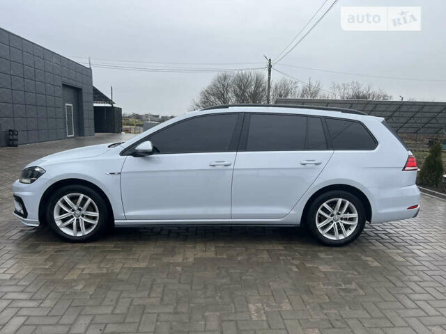 Белый Фольксваген Гольф, объемом двигателя 1.6 л и пробегом 301 тыс. км за 12900 $, фото 5 на Automoto.ua