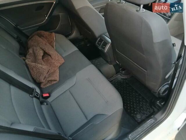 Белый Фольксваген Гольф, объемом двигателя 1.6 л и пробегом 191 тыс. км за 12700 $, фото 8 на Automoto.ua