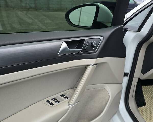 Белый Фольксваген Гольф, объемом двигателя 1.8 л и пробегом 102 тыс. км за 14900 $, фото 20 на Automoto.ua