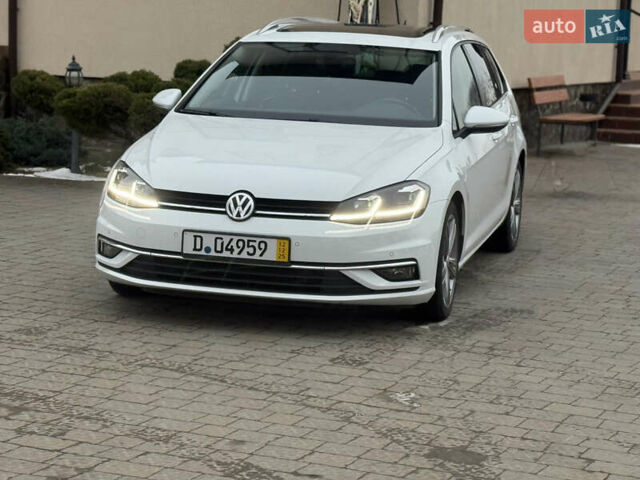 Білий Фольксваген Гольф, об'ємом двигуна 1.6 л та пробігом 223 тис. км за 14250 $, фото 1 на Automoto.ua
