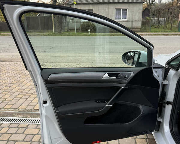 Білий Фольксваген Гольф, об'ємом двигуна 2 л та пробігом 192 тис. км за 14999 $, фото 22 на Automoto.ua