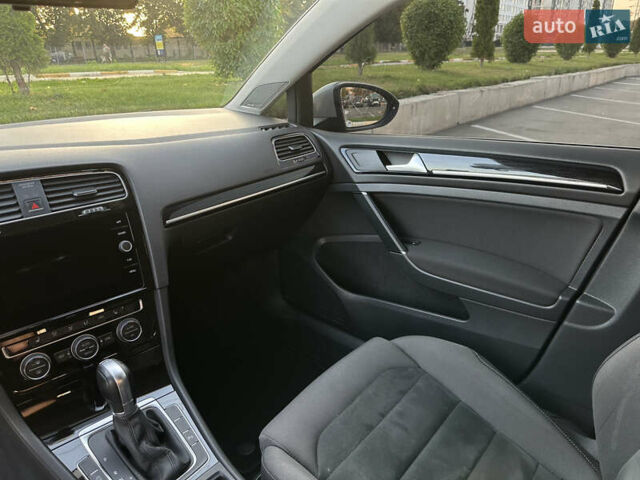 Белый Фольксваген Гольф, объемом двигателя 1.97 л и пробегом 182 тыс. км за 16150 $, фото 42 на Automoto.ua