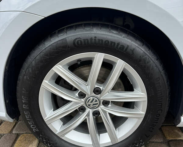 Білий Фольксваген Гольф, об'ємом двигуна 2 л та пробігом 192 тис. км за 14999 $, фото 34 на Automoto.ua