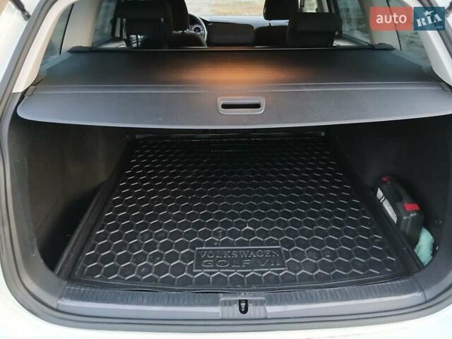 Белый Фольксваген Гольф, объемом двигателя 1.6 л и пробегом 191 тыс. км за 12700 $, фото 11 на Automoto.ua