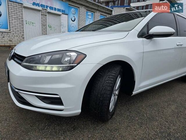 Белый Фольксваген Гольф, объемом двигателя 1.8 л и пробегом 102 тыс. км за 14900 $, фото 2 на Automoto.ua