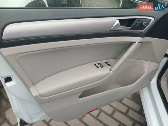 Белый Фольксваген Гольф, объемом двигателя 1.8 л и пробегом 167 тыс. км за 9750 $, фото 13 на Automoto.ua