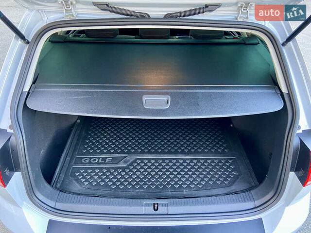 Белый Фольксваген Гольф, объемом двигателя 1.6 л и пробегом 233 тыс. км за 13599 $, фото 97 на Automoto.ua