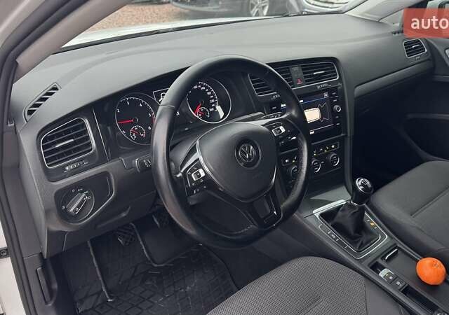 Білий Фольксваген Гольф, об'ємом двигуна 1.6 л та пробігом 281 тис. км за 11600 $, фото 16 на Automoto.ua