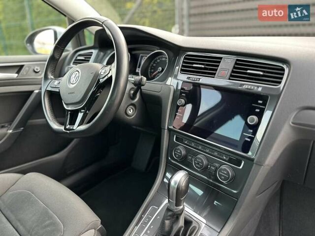 Белый Фольксваген Гольф, объемом двигателя 2 л и пробегом 209 тыс. км за 15500 $, фото 46 на Automoto.ua