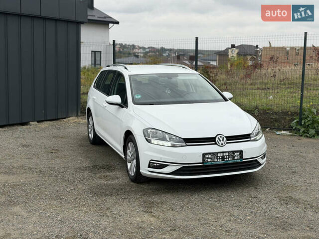 Белый Фольксваген Гольф, объемом двигателя 1.6 л и пробегом 262 тыс. км за 13350 $, фото 8 на Automoto.ua